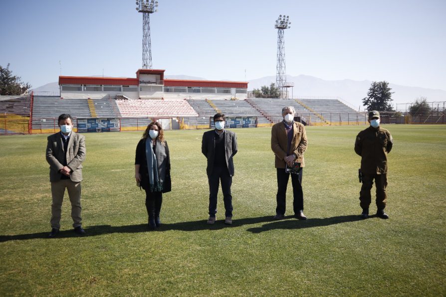 Autoridades fiscalizaron Estadio Municipal de San Felipe para permitir ingreso de público a eventos deportivos