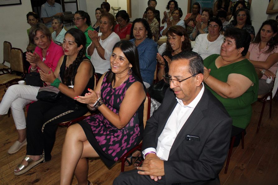 <strong>Más derechos, una vida libre de violencia y mayores igualdades sociales, fueron los principales aspectos destacados en el Conversatorio que la Delegada Presidencial organizó junto a la Seremi de la Mujer y Equidad y al Departamento de Género de la Municipalidad de Putaendo</strong>