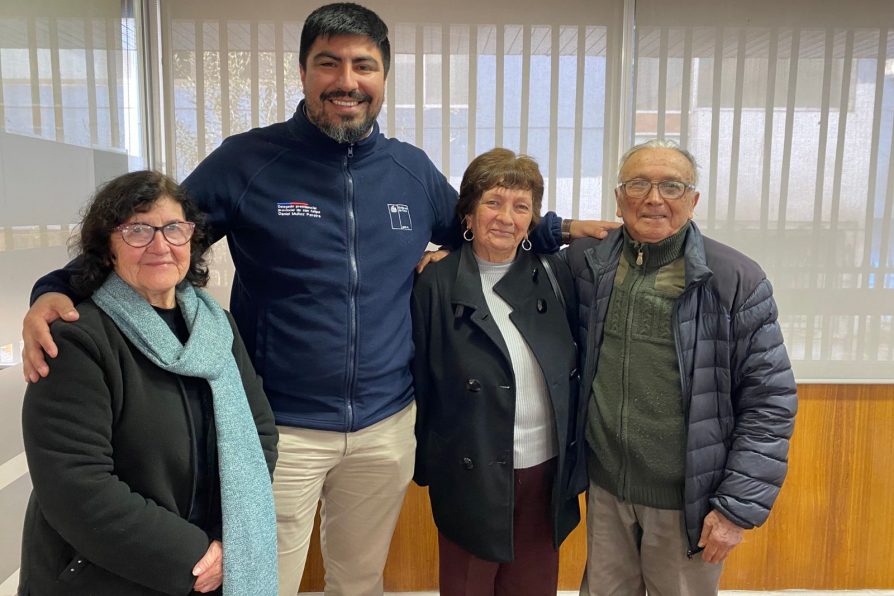 Delegado presidencial provincial de San Felipe, se reúne con adultos mayores que recibieron el aumento de la PGU