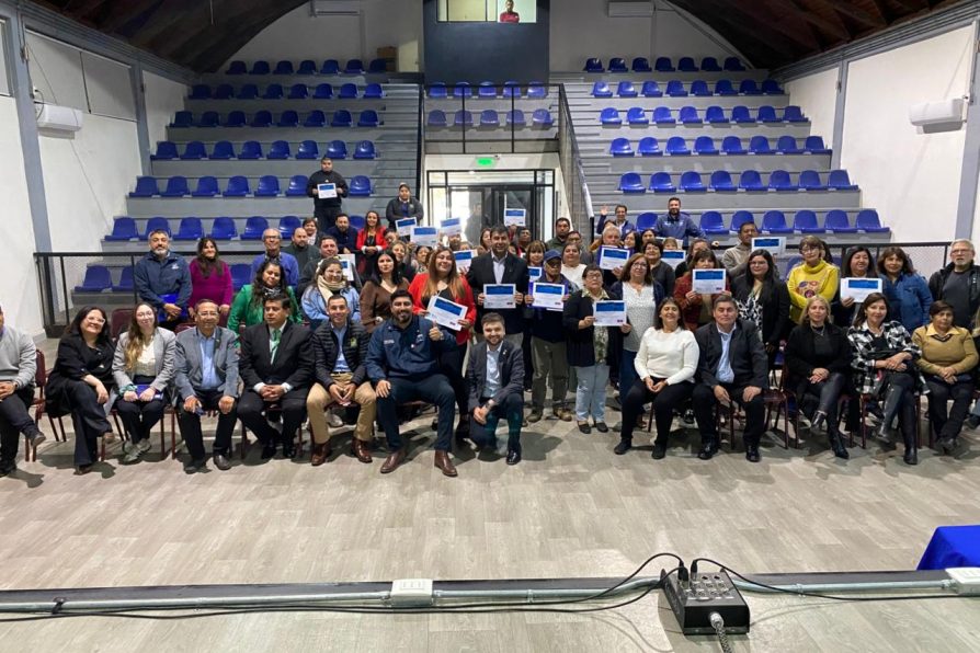 Delegación Presidencial Provincial hace entrega de 22 cheques de fondo social Presidente de la República